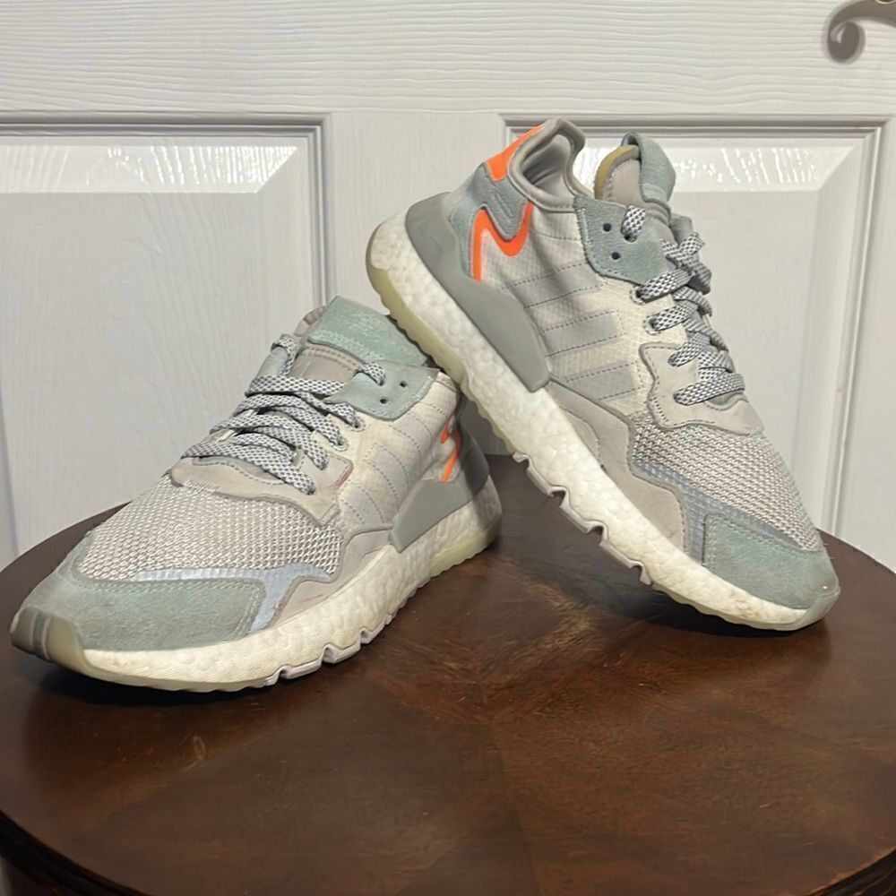 🔥 ADIDAS bd7956 Nite Night Jogger - Mens Sz 7 Grey Orange - EXCELLENT Condition